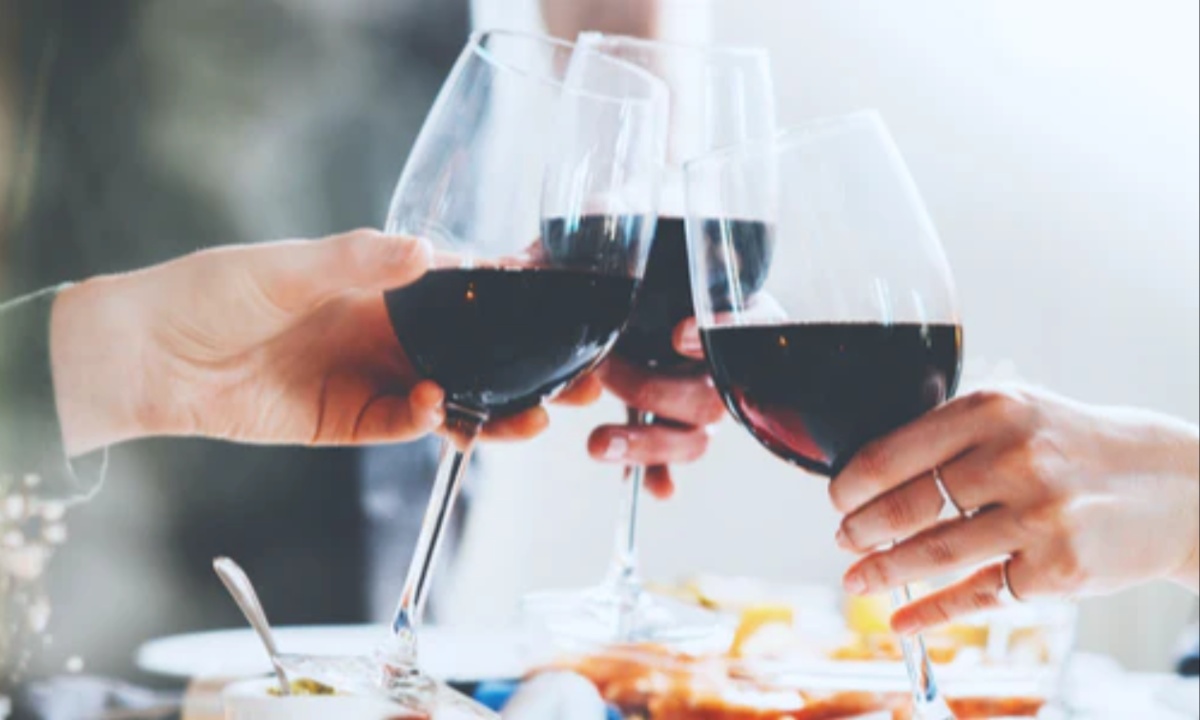 Reevaluating the Health Benefits of Daily Wine Consumption Amid Growing Cancer Risks