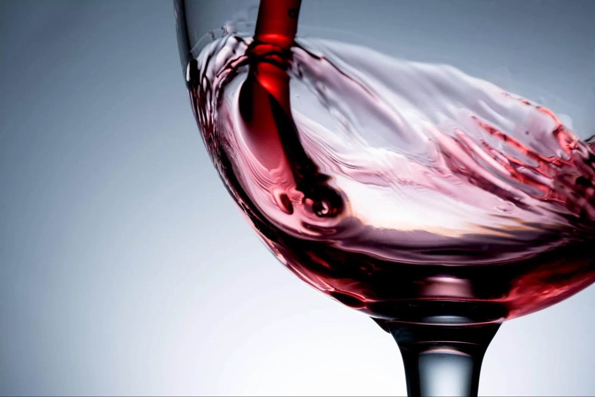 Understanding Tannins How They Shape the Dryness and Structure of Red Wine