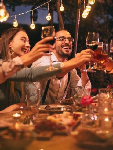 How to Host a Wine Tasting Party at Home