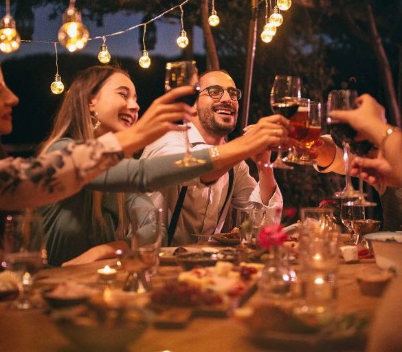 How to Host a Wine Tasting Party at Home