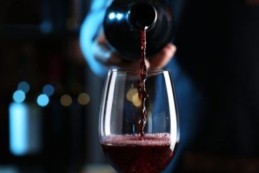 How to Serve Wine at the Right Temperature