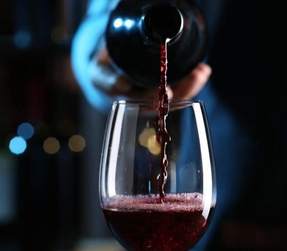 How to Serve Wine at the Right Temperature
