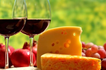 Wine Etiquette Tips for Dinner Parties